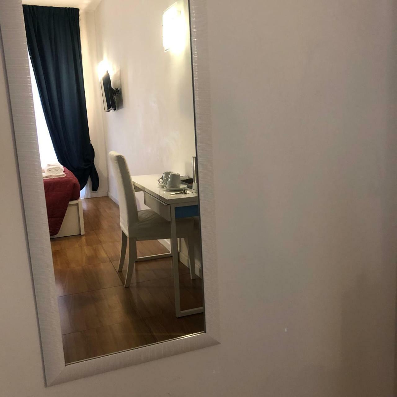 Residenza Giulia Al Colosseo Roma Exterior foto